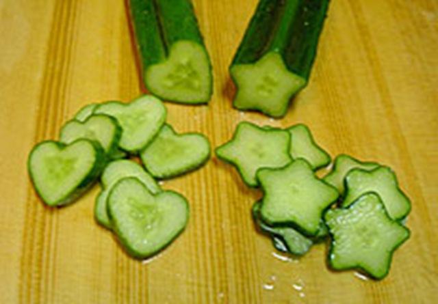 Cucumbers Remedy for Dark Eye Circles