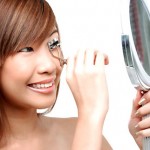 Are eyelash curlers harmful?