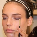 How to Apply Eye Make Up Easily