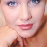 How to Do Your Eye Makeup for Blue-Eyed Girls 