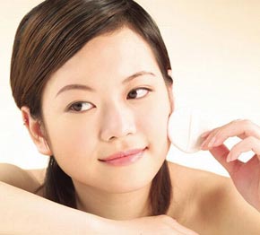 5 Makeup Tips to Keep Your Face Safe