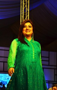Hina Dilpazer On the ramp for Nomi Ansari at FPW 3