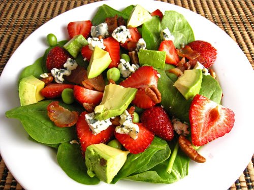 Spinach and strawberry salad