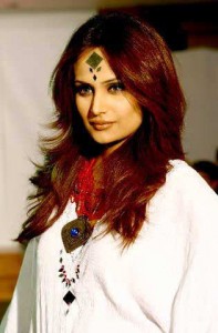 Mehreen Syed set for Bollywood debut
