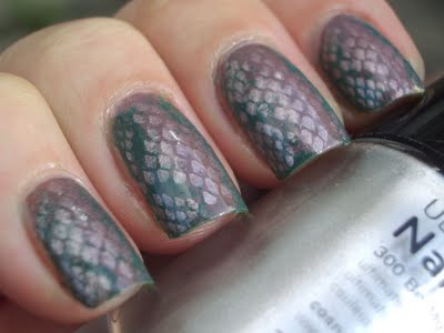 Snake Skin nail art design