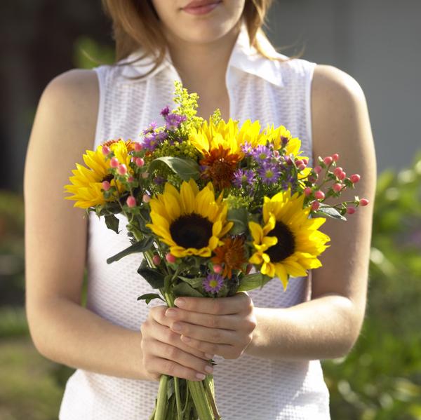 how to keep flowers from wilting