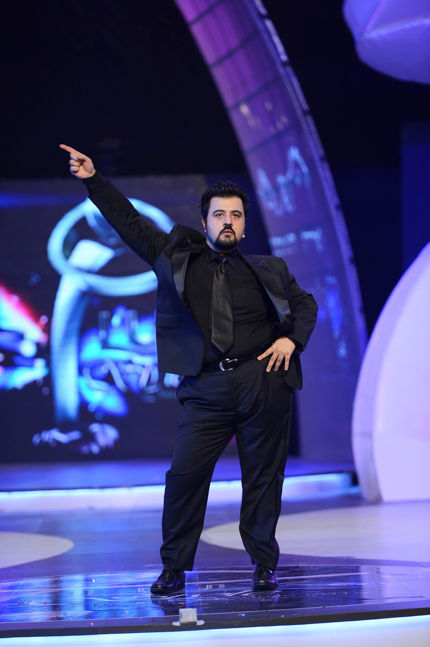 Ahmed Ali butt host Lux style Award 2013